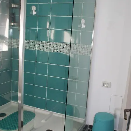 Turquoise Victoria Apartment *