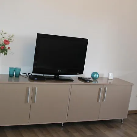 Turquoise Victoria Apartment